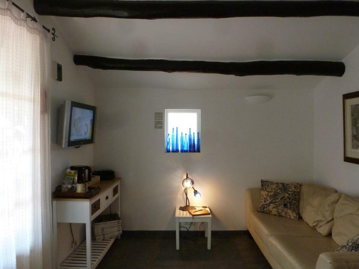 River Ebro Holidays Tivenys 외부 사진